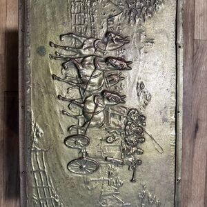 Vintage Gold Embossed Horse Carriage Box
